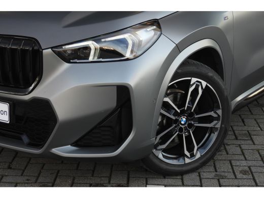 BMW X1 sDrive18i M Sport Automaat / Sportstoelen / M Adaptief onderstel / Achteruitrijcamera / Comfort A... ActivLease financial lease