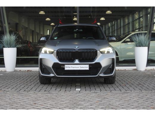 BMW X1 sDrive18i M Sport Automaat / Sportstoelen / M Adaptief onderstel / Achteruitrijcamera / Comfort A... ActivLease financial lease