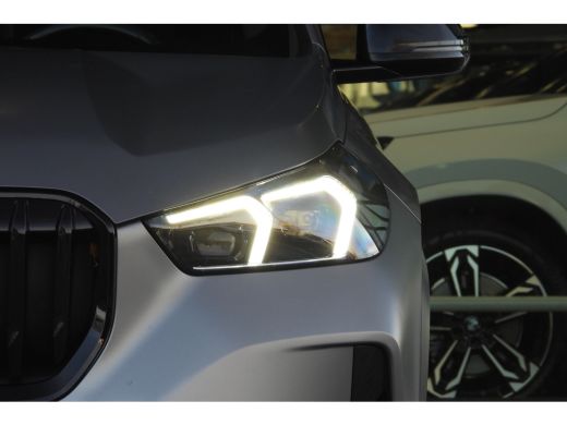BMW X1 sDrive18i M Sport Automaat / Sportstoelen / M Adaptief onderstel / Achteruitrijcamera / Comfort A... ActivLease financial lease