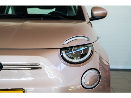 Fiat 500e Urban 24 kWh | Apple Carplay & Android Auto | Lichtmetalen velgen | Climate Controle | Bluetooth | ActivLease financial lease
