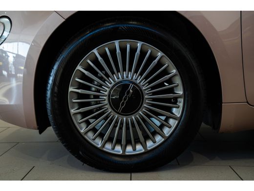 Fiat 500e Urban 24 kWh | Apple Carplay & Android Auto | Lichtmetalen velgen | Climate Controle | Bluetooth | ActivLease financial lease