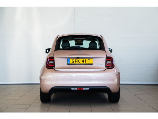 Fiat 500e Urban 24 kWh | Apple Carplay & Android Auto | Lichtmetalen velgen | Climate Controle | Bluetooth | ActivLease financial lease