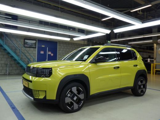 Fiat Grande Panda La Prima 11 kW 44 kWh | Stuur/Stoelverwarming | Navigatie | Achteruitrijcamera | Full-LED | Clima...