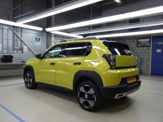 Fiat Grande Panda La Prima 11 kW 44 kWh | Stuur/Stoelverwarming | Navigatie | Achteruitrijcamera | Full-LED | Clima... ActivLease financial lease