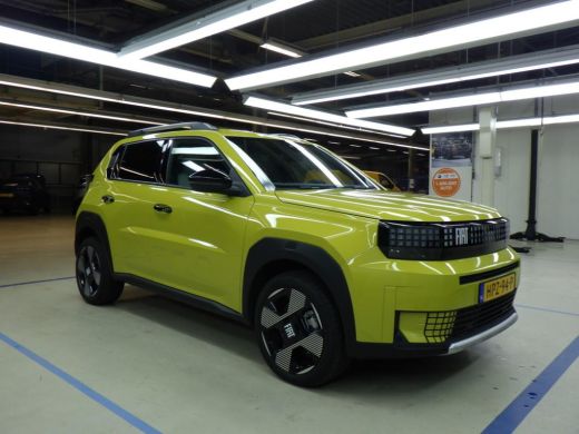 Fiat Grande Panda La Prima 11 kW 44 kWh | Stuur/Stoelverwarming | Navigatie | Achteruitrijcamera | Full-LED | Clima... ActivLease financial lease