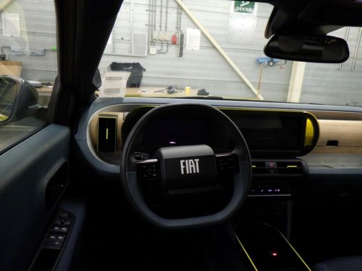 Fiat Grande Panda La Prima 11 kW 44 kWh | Stuur/Stoelverwarming | Navigatie | Achteruitrijcamera | Full-LED | Clima... ActivLease financial lease