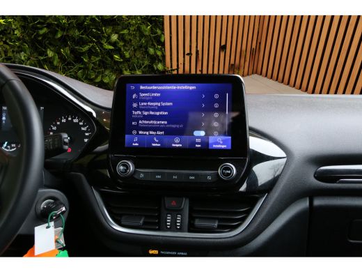 Ford Fiesta 1.0 EcoBoost Titanium | Camera | Draadloze lader | Navigatie | Parkeersensoren ActivLease financial lease