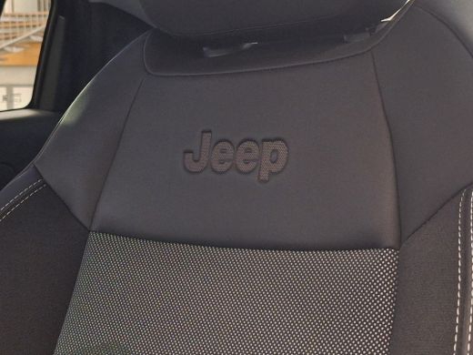 Jeep Avenger Altitude 54 kWh LED | Keyless | Stoelverwarming | | 11 kW lader | Draadloze telefoonlader | Elekt... ActivLease financial lease