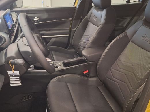 Jeep Avenger Altitude 54 kWh Navigatie | Keyless | Elektrische achterklep | | Apple Carplay/Android Auto|telef... ActivLease financial lease