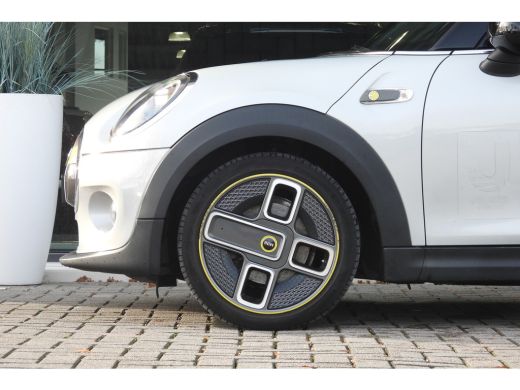 Mini Electric Essential / Sportstoelen / Achteruitrijcamera / Comfort Access / LED / Airconditioning / Cruise C... ActivLease financial lease