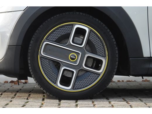 Mini Electric Essential / Sportstoelen / Achteruitrijcamera / Comfort Access / LED / Airconditioning / Cruise C... ActivLease financial lease