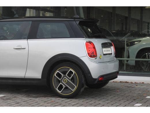 Mini Electric Essential / Sportstoelen / Achteruitrijcamera / Comfort Access / LED / Airconditioning / Cruise C... ActivLease financial lease