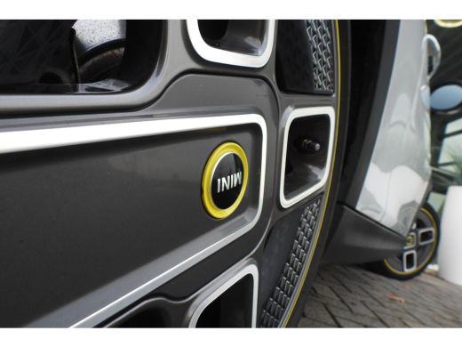 Mini Electric Essential / Sportstoelen / Achteruitrijcamera / Comfort Access / LED / Airconditioning / Cruise C... ActivLease financial lease