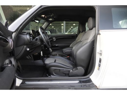 Mini Electric Essential / Sportstoelen / Achteruitrijcamera / Comfort Access / LED / Airconditioning / Cruise C... ActivLease financial lease