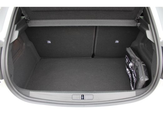 Opel Corsa 1.2 Turbo Edition / Navigatie via Carplay / Parkeersensoren / DAB / Airco / LED ActivLease financial lease