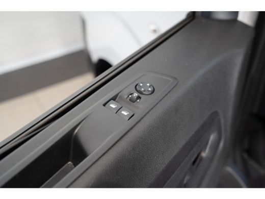 Opel Vivaro 2.0 Diesel 180PK Automaat L3 | Navigatie | Laadruimte pakket | Camera | Parkeersensoren | Apple C... ActivLease financial lease