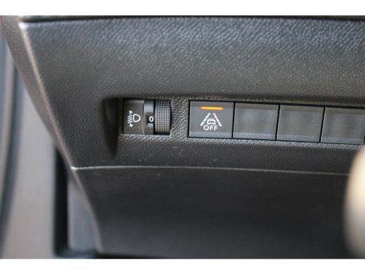 Peugeot 2008 1.2 PureTech Allure | Automaat | Navi by app | Apple carplay | Camera | All season | 65.000km | ActivLease financial lease