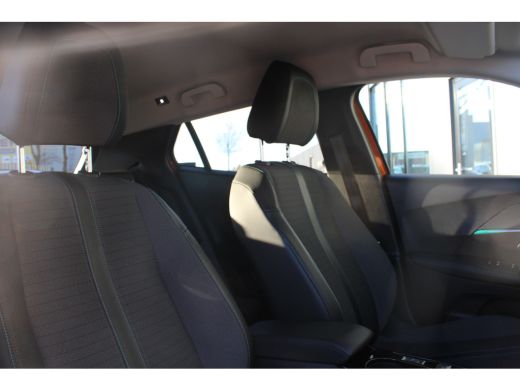 Peugeot 2008 1.2 PureTech Allure | Automaat | Navi by app | Apple carplay | Camera | All season | 65.000km | ActivLease financial lease