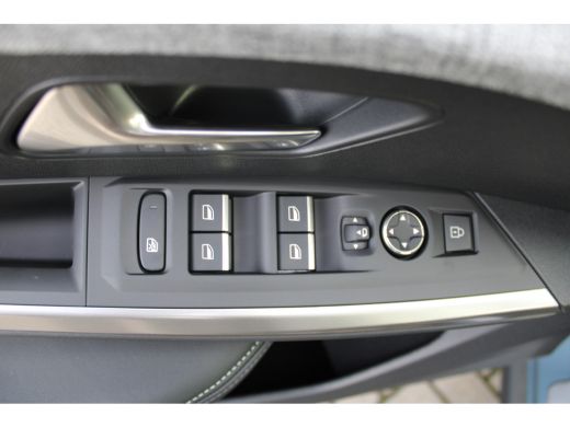 Peugeot 3008 1.2 Hybrid 145 GT | Achterstoelen verwarmd | Achteruitrij assistent | Achteruitrijcamera ActivLease financial lease