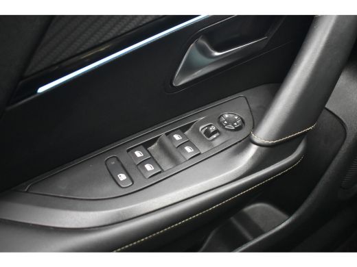 Peugeot e-2008 EV GT Pack 50 kWh 3 Fase | Alcantara | Stoelverwarming | Sfeerverlichting | 18"LMV | Climate Cont... ActivLease financial lease