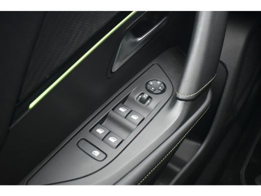 Peugeot e-2008 EV GT Pack 50 kWh 3 Fase | Navigatie | Sfeerverlichting | Stoelverwarming | Full-LED | Alcantara ... ActivLease financial lease
