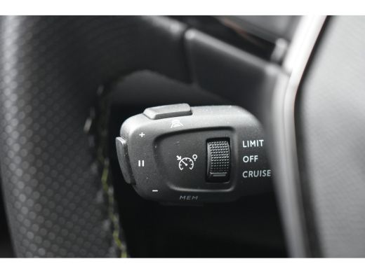 Peugeot e-2008 EV GT Pack 50 kWh 3 Fase | Navigatie | Sfeerverlichting | Stoelverwarming | Full-LED | Alcantara ... ActivLease financial lease
