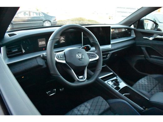 Volkswagen Tayron R-Line Edition | 'App-Connect' draadloze smartphone integratie | 'R-line' bekleding | Aansluitpun... ActivLease financial lease