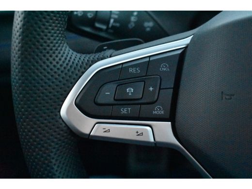 Volkswagen Tayron R-Line Edition | 'App-Connect' draadloze smartphone integratie | 'R-line' bekleding | Aansluitpun... ActivLease financial lease