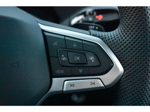 Volkswagen Tayron R-Line Edition | 'App-Connect' draadloze smartphone integratie | 'R-line' bekleding | Aansluitpun... ActivLease financial lease