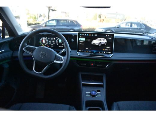 Volkswagen Tiguan Life Edition - eHybrid | 'App-Connect' draadloze smartphone integratie | Automatische afstandsreg... ActivLease financial lease