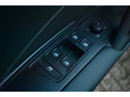 Volkswagen Tiguan Life Edition - eHybrid | 'App-Connect' draadloze smartphone integratie | Automatische afstandsreg... ActivLease financial lease