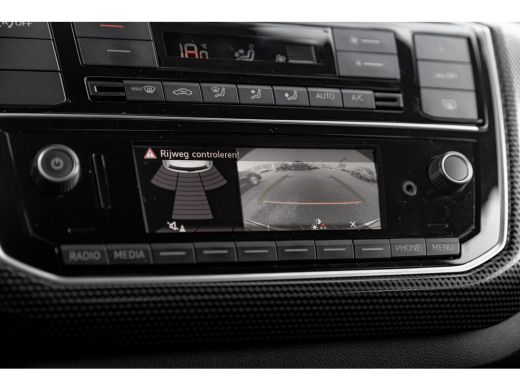 Volkswagen up! 1.0 Move Up | Camera | Clima | Cruise Controle | ActivLease financial lease