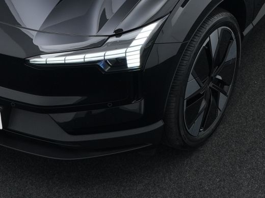 Volvo  EX30 Twin Motor Performance Plus 428pk | 69 kWh | Harman Kardon | 20" | Getint Glas | Climate-Pack ActivLease financial lease