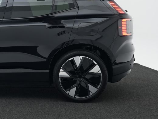 Volvo  EX30 Twin Motor Performance Plus 428pk | 69 kWh | Harman Kardon | 20" | Getint Glas | Climate-Pack ActivLease financial lease