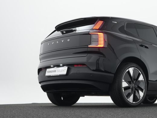 Volvo  EX30 Twin Motor Performance Plus 428pk | 69 kWh | Harman Kardon | 20" | Getint Glas | Climate-Pack ActivLease financial lease