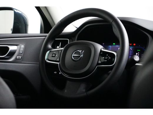 Volvo  XC60 2.0 T6 Plug-in hybrid AWD Plus Bright | Trekhaak | Camera | Panoramadak | Memory | Stuur/stoelver... ActivLease financial lease