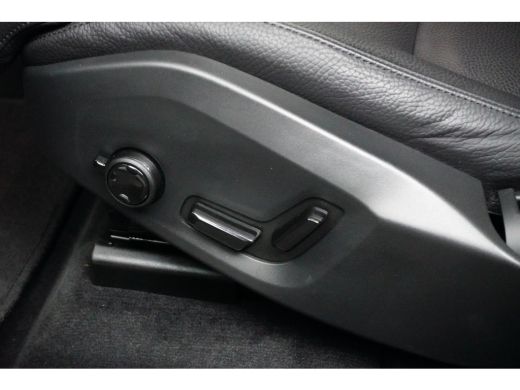 Volvo  XC60 2.0 T6 Plug-in hybrid AWD Plus Bright | Trekhaak | Camera | Panoramadak | Memory | Stuur/stoelver... ActivLease financial lease