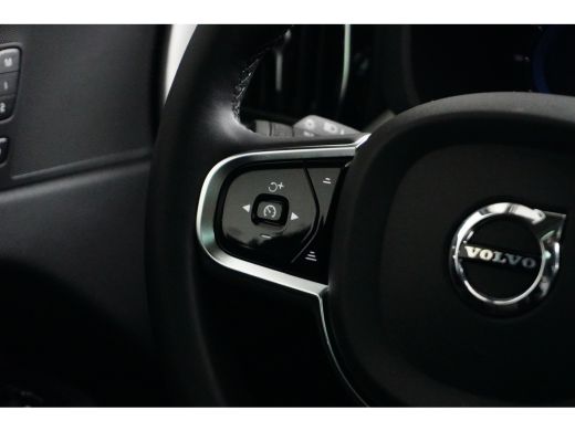 Volvo  XC60 2.0 T6 Plug-in hybrid AWD Plus Bright | Trekhaak | Camera | Panoramadak | Memory | Stuur/stoelver... ActivLease financial lease