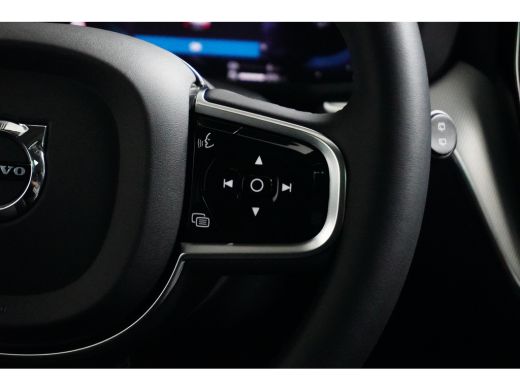 Volvo  XC60 2.0 T6 Plug-in hybrid AWD Plus Bright | Trekhaak | Camera | Panoramadak | Memory | Stuur/stoelver... ActivLease financial lease