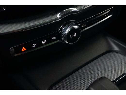 Volvo  XC60 2.0 T6 Plug-in hybrid AWD Plus Bright | Trekhaak | Camera | Panoramadak | Memory | Stuur/stoelver... ActivLease financial lease