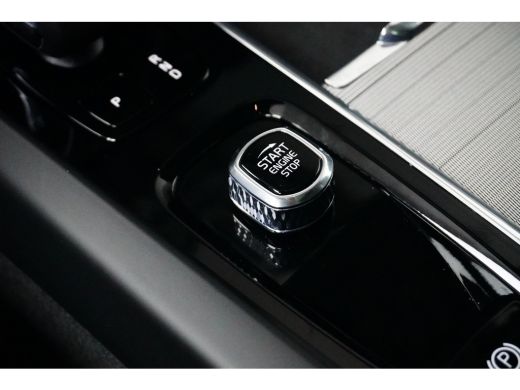 Volvo  XC60 2.0 T6 Plug-in hybrid AWD Plus Bright | Trekhaak | Camera | Panoramadak | Memory | Stuur/stoelver... ActivLease financial lease