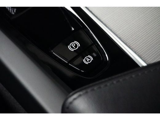 Volvo  XC60 2.0 T6 Plug-in hybrid AWD Plus Bright | Trekhaak | Camera | Panoramadak | Memory | Stuur/stoelver... ActivLease financial lease