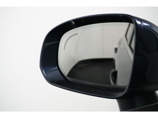 Volvo  XC60 2.0 T6 Plug-in hybrid AWD Plus Bright | Trekhaak | Camera | Panoramadak | Memory | Stuur/stoelver... ActivLease financial lease