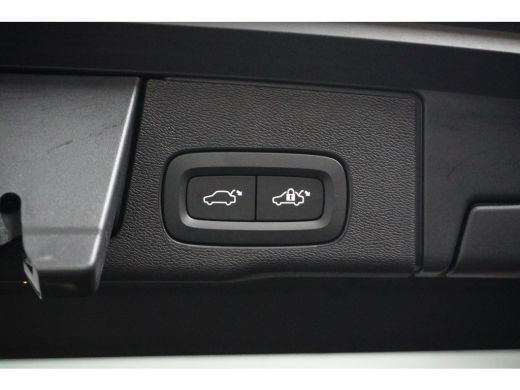 Volvo  XC60 2.0 T6 Plug-in hybrid AWD Plus Bright | Trekhaak | Camera | Panoramadak | Memory | Stuur/stoelver... ActivLease financial lease