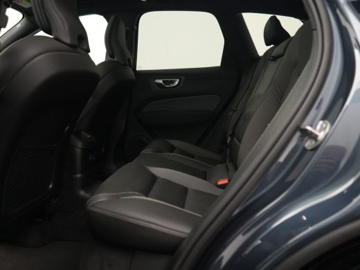 Volvo  XC60 T6 Plus Black Edition Recharge AWD | Facelift | Panoramadak | Trekhaak | 21" | Adaptive Cruise | ... ActivLease financial lease