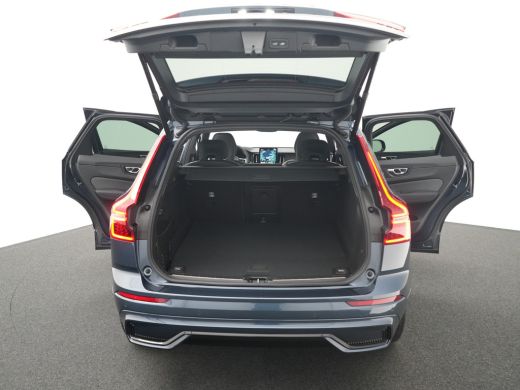 Volvo  XC60 T6 Plus Black Edition Recharge AWD | Facelift | Panoramadak | Trekhaak | 21" | Adaptive Cruise | ... ActivLease financial lease