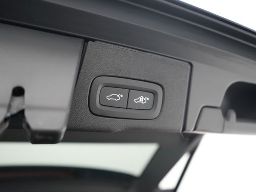 Volvo  XC60 T6 Plus Black Edition Recharge AWD | Facelift | Panoramadak | Trekhaak | 21" | Adaptive Cruise | ... ActivLease financial lease