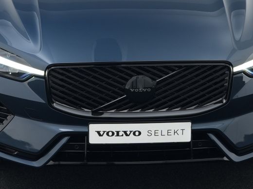 Volvo  XC60 T6 Plus Black Edition Recharge AWD | Facelift | Panoramadak | Trekhaak | 21" | Adaptive Cruise | ... ActivLease financial lease