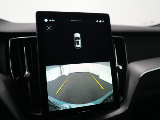 Volvo  XC60 T6 Plus Black Edition Recharge AWD | Facelift | Panoramadak | Trekhaak | 21" | Adaptive Cruise | ... ActivLease financial lease