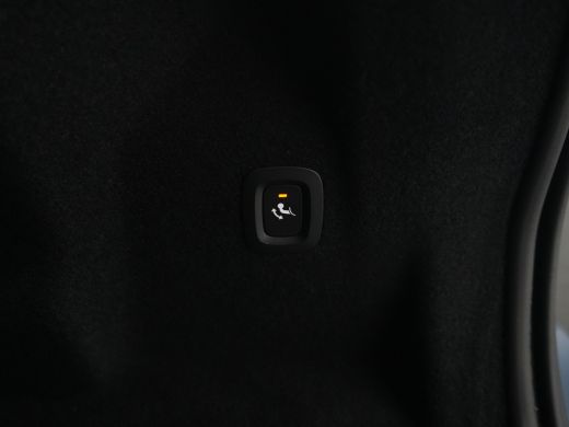 Volvo  XC60 T6 Plus Black Edition Recharge AWD | Facelift | Panoramadak | Trekhaak | 21" | Adaptive Cruise | ... ActivLease financial lease